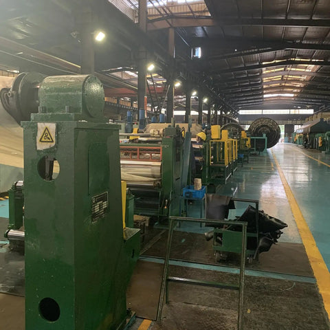 Industrial facility with Personalized Conveyor Belt With Straight Warp Design Flame Retardant Heat Resistant And Oil Resistant