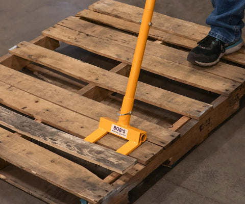 Heavy Duty Pallet Puller Bar With 3 Section Handle 41 Inch Length For Fast Dismantling Of Wood Pallets on wooden surface