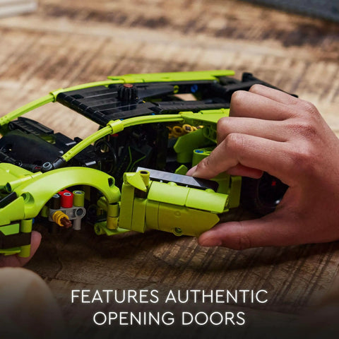Child assembling Technic Lamborghini Huracan Tecnica Advanced Build Kit For Kids 9 And Up Realistic V10 Engine And Detailed Exterior Collectible