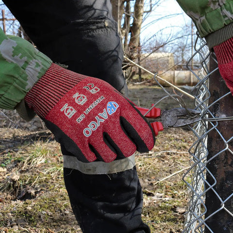 Cut Resistant Nitrile Coated Work Gloves with Firm Grip ANSI A4 Palm Dip used in outdoor wire cutting