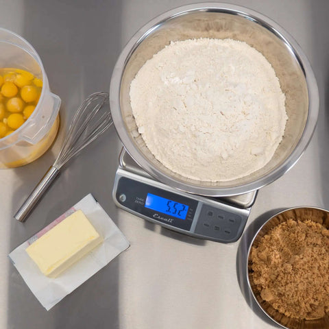 Heavy Duty Spill Proof Digital Kitchen And Industrial Scale With 66 Lb Capacity Dual Display showing weight of flour bowl