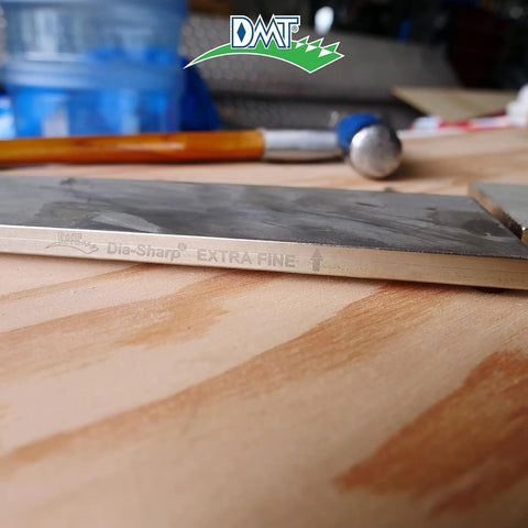 Close-up of Dia Sharp Bench Stone Diamond Knife Sharpener For Workshop Jobsite And Kitchen Extra Fine Flat Diamond Surface