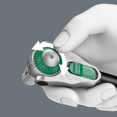 Zyklop 8000 C Half Inch Drive Ratchet With Five Tools In One held in hand showing reversible 72 fine pitched teeth swivel head