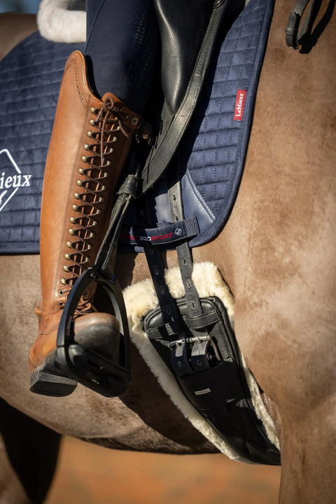 Contoured Girth With Ultra Soft Leather And Detachable Simuwool, Washable All Day Comfort Padding For Horse Skin, in use, Black 70 Cm