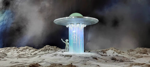 UFO Lamp With Glowing Alien Figures LED Touch Sensor Night Light For Sci Fi Fans Space Decor Lovers Futuristic Mood Lighting