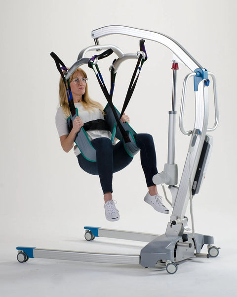 Toileting Transfer Sling With Torso Belt For Elderly Patients Comfy Polyester Lift Sling Size XL in use with patient lift