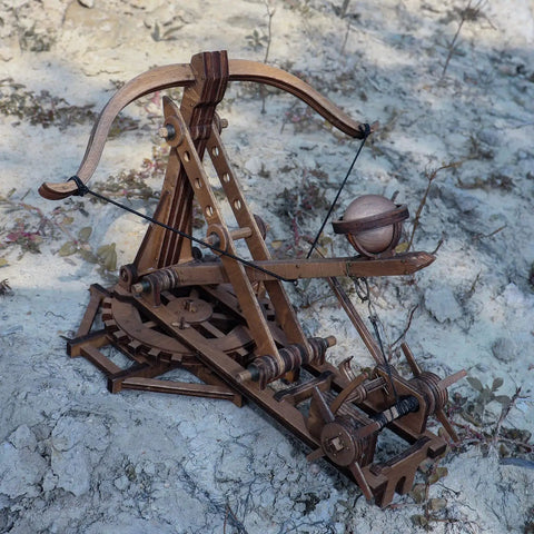 Adjustable Crossbow Siege Ancient Chariot Catapult Kit 3D Wooden Puzzle Desk Top Model basswood display with stone projectile