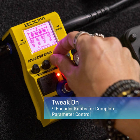 Hand adjusting MS200D Distortion Pedal With 200 Drives, Overdrive, Fuzz And Boost Effects, Two Effects Simultaneously