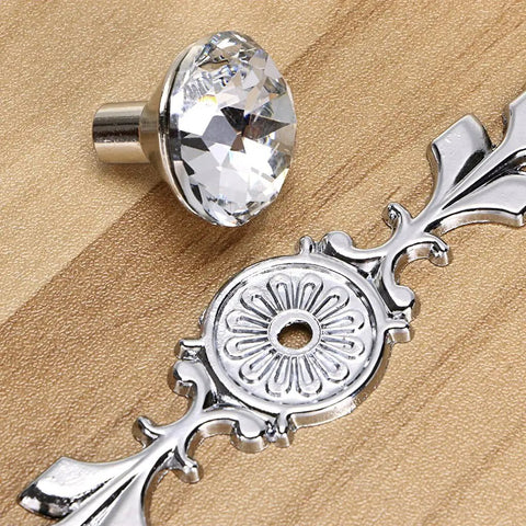 Crystal Glass Diamond Cabinet Knobs With Plates And Screws Sparkly Drawer Pulls for Kitchen Bathroom and Office Decor close-up view.