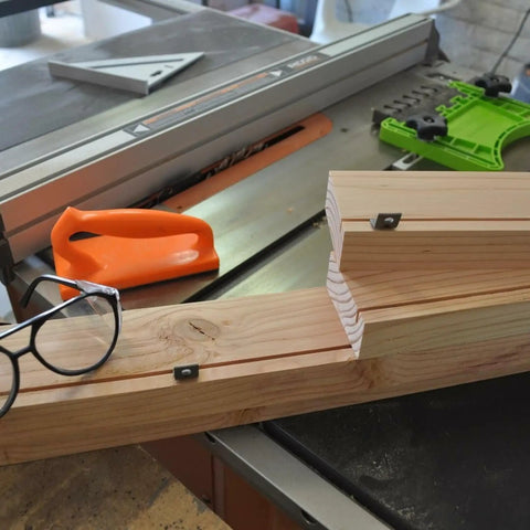 Heavy Duty 14 Gauge Steel Tabletop Fasteners With Screws used with wooden boards and tools, showcasing mounting clips and woodworking tools.