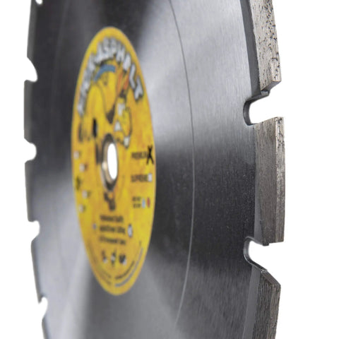 Side view of Diamond Kick Asphalt 14 Inch Diamond Blade with segmented wedge segments for wet and dry cutting.