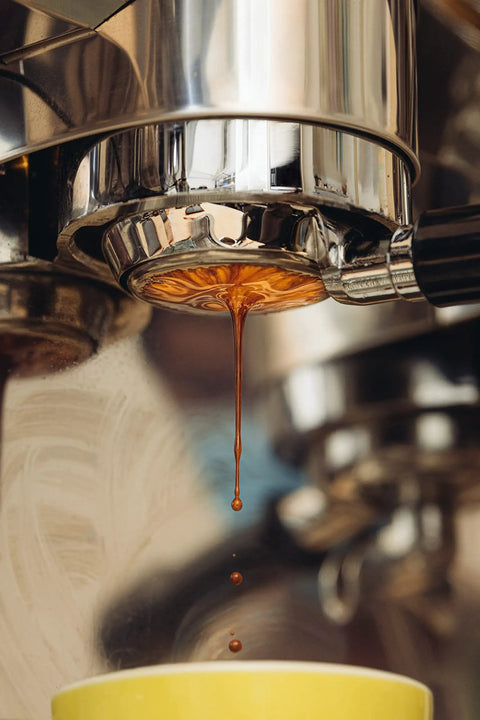Flat 54mm Espresso Shower Screen Upgrade Kit For Barista Express BES860XL, boosts crema and flavor, mirror finish, in use