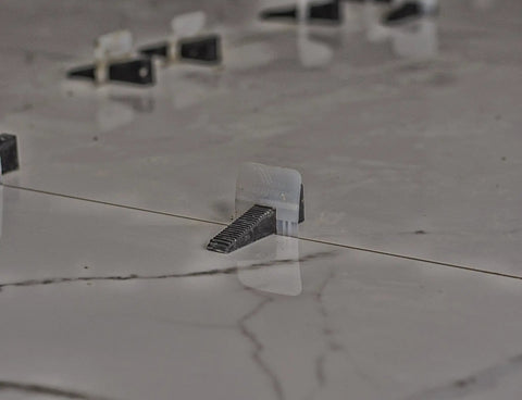 White 1mm Tile Leveling System Tabs Pack Of 500 For Perfect Flat Installs, Prevent Lippage During Mortar Setting, Pro And DIY