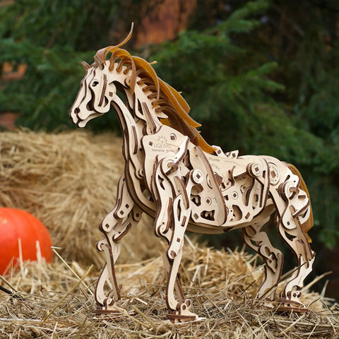 3D Wooden Horse Puzzle Kit With Moving Leg Mechanism, 410-piece wooden model on hay with hand-crank mechanism
