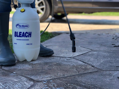 1.5 Gallon Bleach Sprayer Handheld Chemical Sprayer with Viton Seals, person using lightweight white sprayer for cleaning outdoors