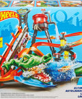 Packaging of City Car Wash Play Set With Giant Gator Color Change Fun Elevator Lift And Rolling Brush Track For Kids To Wash Cars