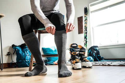 Merino Wool Ski And Snowboard Socks Black Size S To XL For All Day Cozy Warmth And Comfort In Your Boots, Machine Washable, Thin Yet Cushioned