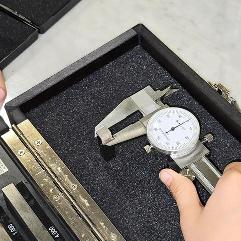 Pro Grade 0-6 Inch Stainless Steel Dial Caliper With Four Way Imperial Measurements, Shock Proof, Accurate To 0.001 Inch, 0.0005 Inch Resolution, Knurled Thumb Roller And Locking Screw