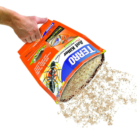 Hand pouring Ant Killer Plus Multi Purpose Insect Control For Outdoors Kills Fire Ants Fleas Cockroaches And Other Crawling Insects 3 Lb Shaker Bag Fast Acting Within 24 Hours