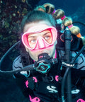 Diver using Mk17 Evo 2 Int S620 Ti Scuba Regulator System For Scuba Diving in cold water environment