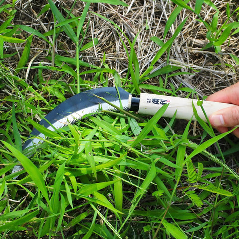 Go-To 6.7 Inch Japanese Serrated Garden Sickle With Razor Sharp Carbon Steel Blade For Harvesting And Weeding Made In Japan
