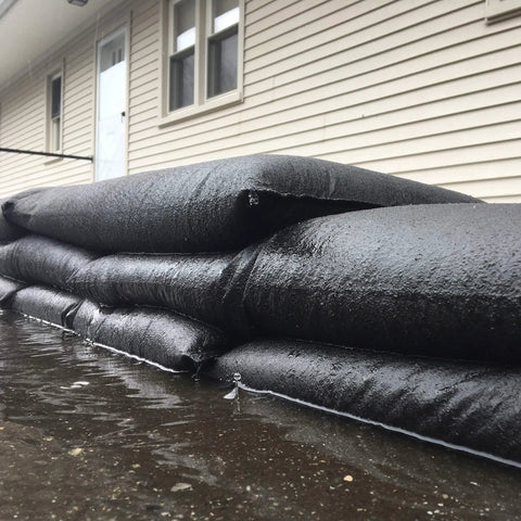 Water Activated Flood Bags 1Ft X 2Ft 6 Pack Expands To 3.5 Inches In Minutes Grab And Go For Doorways Garages And Erosion Control