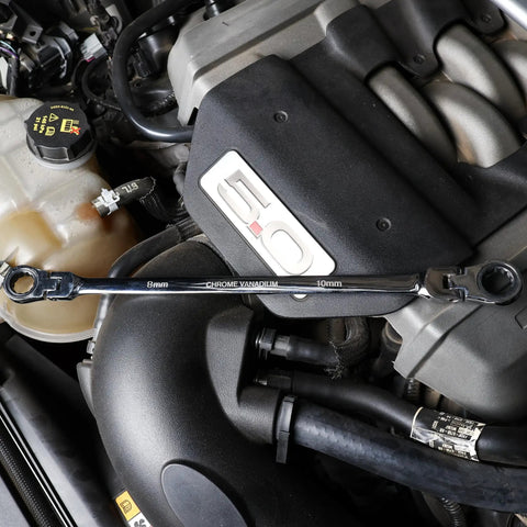 Double End Flexible Head Ratcheting Wrench 13mm And 15mm Set With 180 Degree Pivot on car engine for auto repairs