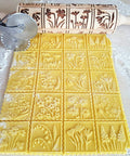 Spring Flowers Embossing Rolling Pin With 16 Floral Squares For Dough And Clay, Deep Pattern Beech Wood Roller for cookies