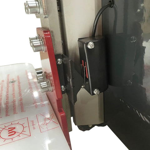 Detail of Heavy Duty Electric Work Positioner Truck With 330 Lbs Capacity And 59 Inch Lift Height showing control mechanism and roller.