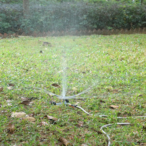 Heavy Duty Metal 3-Arm Rotating Sprinkler With Wheeled Base, 360 Degree Lawn Sprinkler For Small Yards watering grass