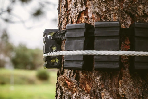Tree Saver Block Kit For Zip Line Dual Tree Setup With Adjustable Straps, 16 Heavy Duty Nylon Blocks Protect Bark From Cable, Fits Trees Up To 3 Feet Diameter