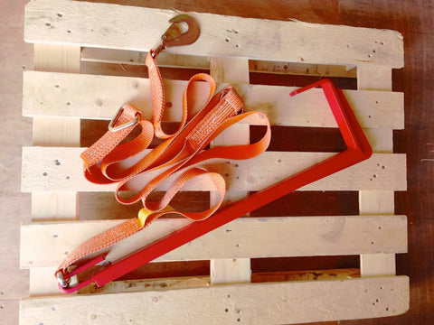 Heavy Duty Pallet Puller Bar With Three Point Seven Meter Strap Designed For Forklifts Featuring A Rugged Steel Hook And Thick Polyester Webbing So You Can Move Pallets Without Breaking A Sweat