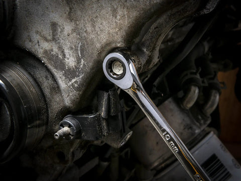 Long Reach 10mm 12 Point XL GearBox Double Box Ratcheting Wrench With Zero Offset working on machinery in tight space