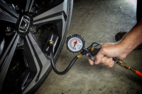Heavy Duty Tire Inflator With Pressure Gauge For Cars And SUVs, Durable Metal Construction, 0 To 220 PSI Range in use