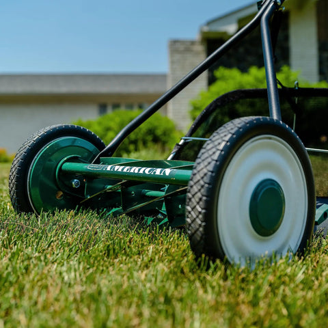 16 Inch 7 Blade Reel Lawn Mower With Grass Catcher For Bermuda Zoysia And Tiff Short Grass Types Eco Friendly Push Mower For Precise Neat Yard Care And Clean Cuts, green steel body