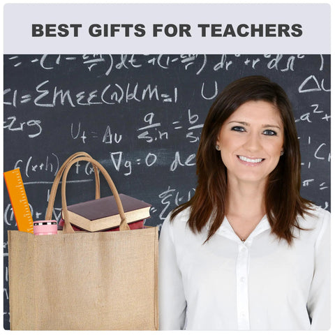 Teacher with burlap tote, books, and gifts; 12 Pack Burlap Tote Bags Bulk Reusable Gift Bags With Handles And Inner Zipper Pocket Laminated Interior X Large Jute Beach Bags For Mother's Day Teacher Gifts DIY Bridesmaid Totes.