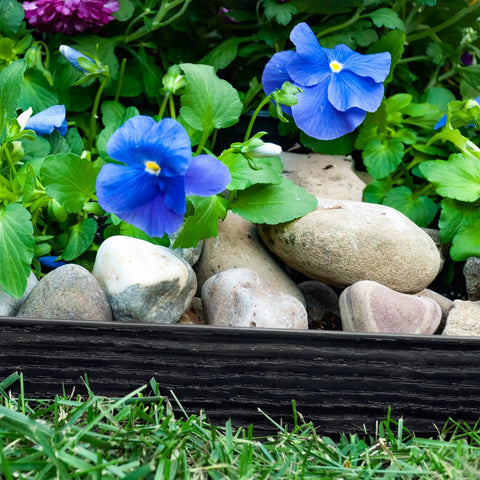 Super Easy Tall 2.5 Inch Woodgrain Wall No Dig Landscape Edging Kit In Black securing garden border with river rocks