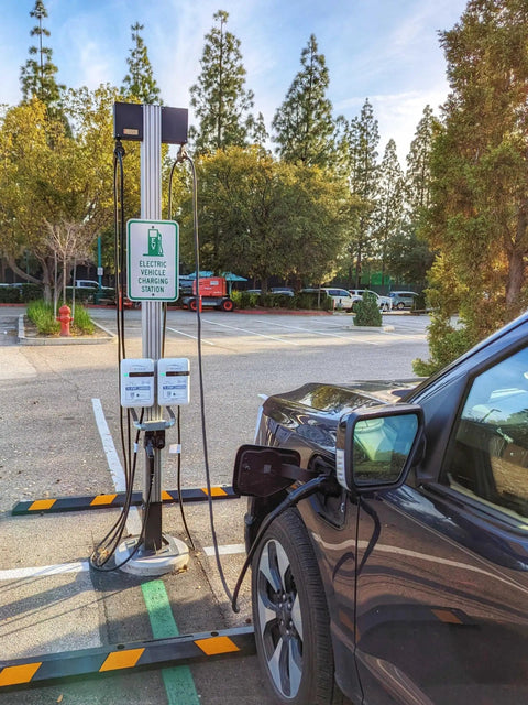 Commercial EV Charging Station With OCPP Compliance And Revenue Generating Capabilities Driver Pay App Included RFID Or App Access