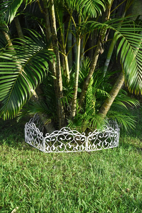 Decorative Garden Border Edging Kit In PP Plastic With Faux Wrought Iron Leaf And Bird Design 8 Panels edging a palm tree