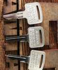 Five Ignition Keys For JLG 2860030 Upright Scissor Boom Manlift 9901 Pack Replacement Keys For Modern Lifts Easy Install Durable Brass Construction Fits Newer Models, three keys