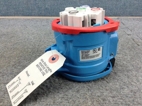 Rock Solid Industrial Socket Receptacle With Switch For Making And Breaking Under Load Rated 30A 690Vac 250Vdc Ip55 compact blue connector view with tag