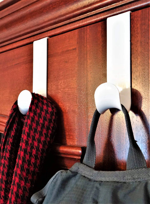 Over The Door Hook Set White Plastic Hanger For Coats Towels And Accessories Easy Install Door Mount Rack holding scarf and bag