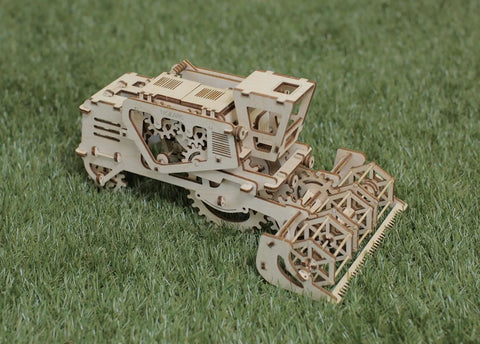 Combine Mechanical Construction Kit Self Propelled Modular Model 3D Wooden Puzzle For DIY Self Assembly Without Glue Brainteaser For Kids Teens And Adults Hands On Learning Toy For Brain Boost, wooden combine on grass