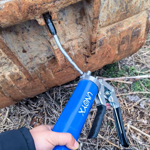 Using the Heavy Duty Pistol Grip Grease Gun Kit 14oz Mini Grease Gun With 6000 PSI Leakproof Seal And Flexible 12 Inch Hose