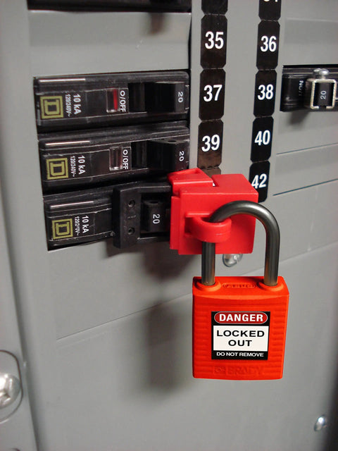 Clamp-On Breaker Lockout Kit For 480 To 600 Volt Electrical Panels Pack Of 6 Includes Detachable Cleats For Wider Breaker Fit