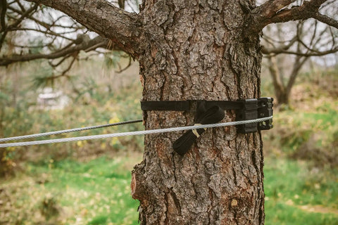 Tree Saver Block Kit For Zip Line Dual Tree Setup With Adjustable Straps, 16 Heavy Duty Nylon Blocks Protect Bark From Cable, Fits Trees Up To 3 Feet Diameter
