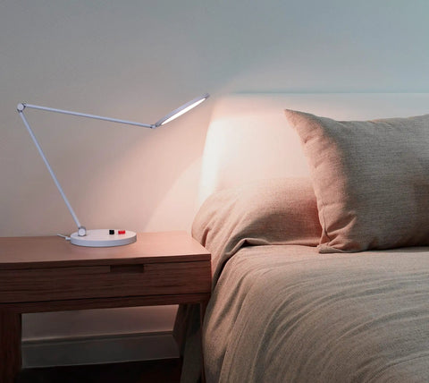 Table Lamp With Three Color Modes Daylight 6000K Cool White 4000K Warm 2700K 3500 Lux Brightness on bedside table next to bed