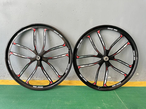 26 Inch 10 Spokes Magnesium Wheel Set Front And Rear 100x135mm For 7 8 9s Freewheel Disc Brake Black Rims For Beach Cruisers MTB Road Bikes Disc Brake Compatible