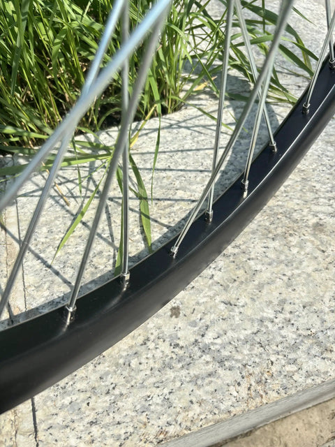 Close-up of 26 Inch Double Wall Aluminum Front Rim Beefy Wheel With 10G 36 Spokes For MTB Road Cruiser Bicycles Disc Brake Compatible