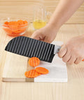 VITUER crinkle cutter for vegetables with black ridged blade and ergonomic gray/orange handle